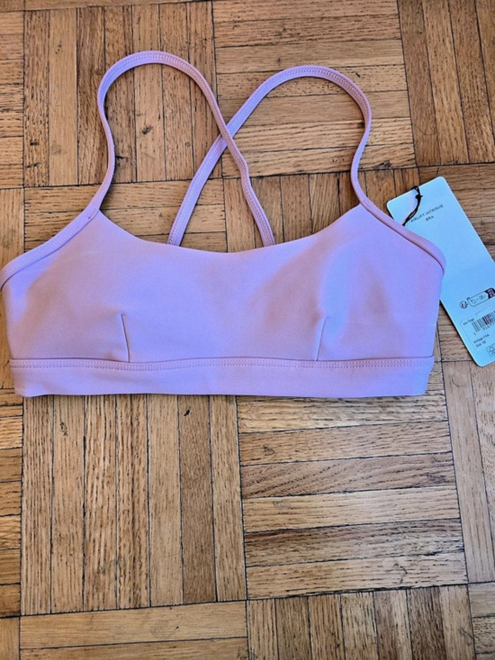 Brand New With Tags Alo Yoga Airlift Intrigue Bra Pink XS